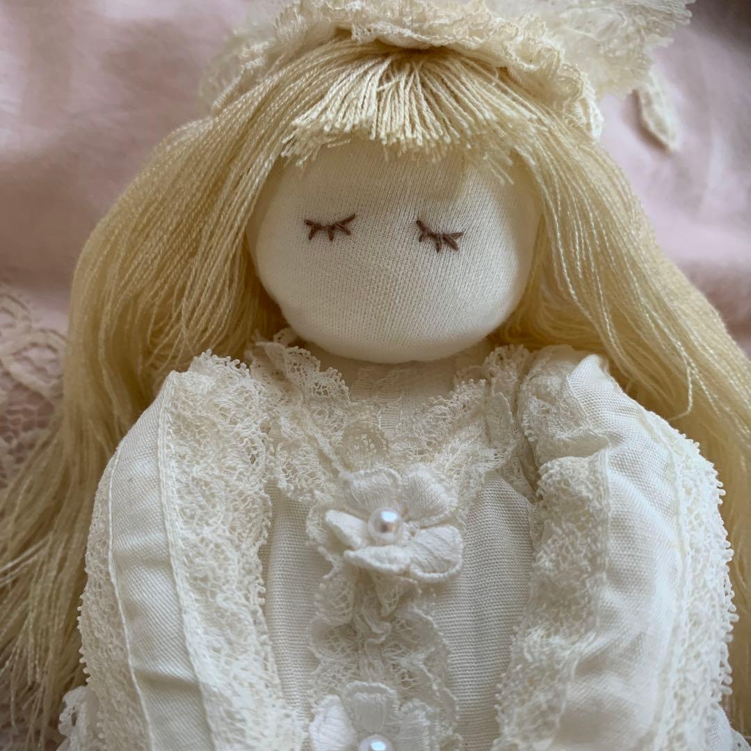 さえらヒスクローネ 可愛らしいお人形オルゴール美品 - メルカリ