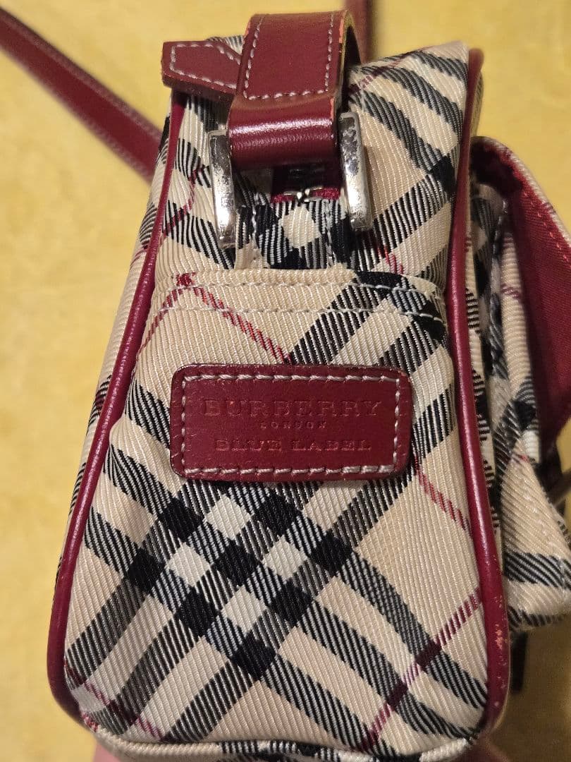 美品 バーバリー・ブルーレーベル チェック ショルダーバッグ 赤 レア