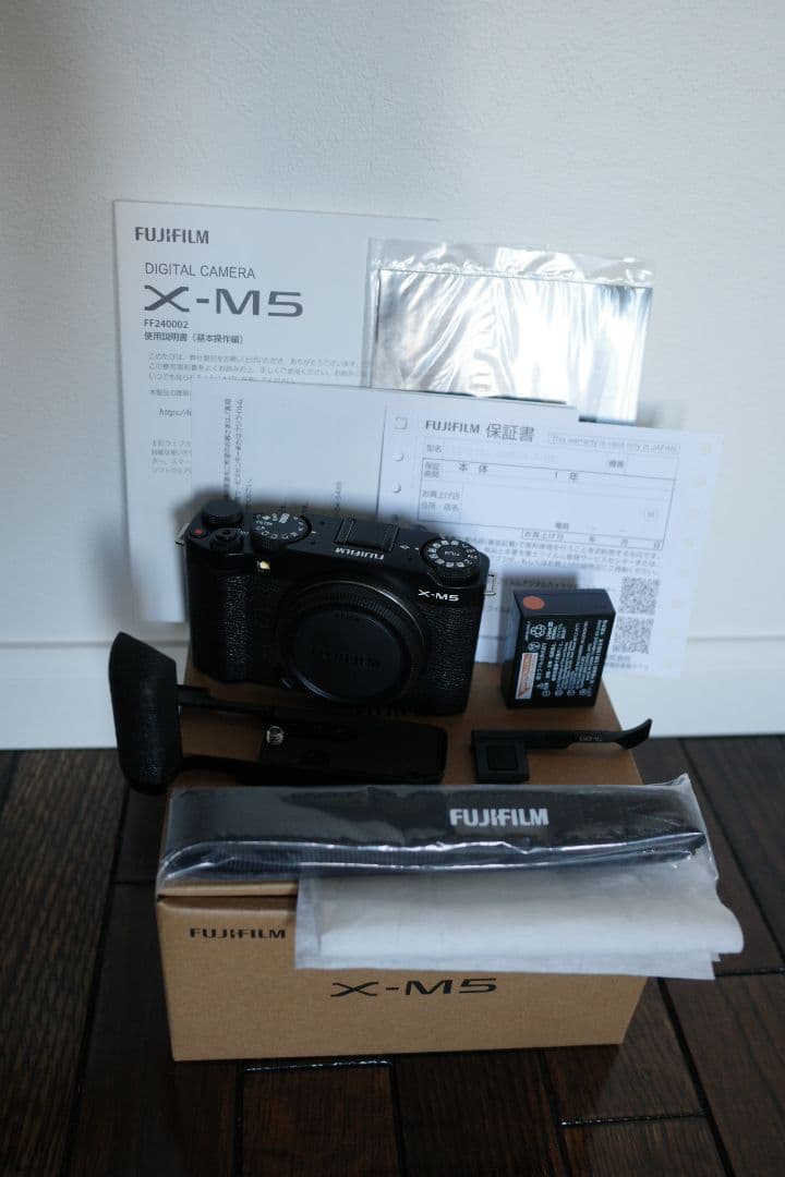 【美品】FUJIFILM X-M5 ミラーレスカメラ 本体+アクセサリ 落ち着いた色調の「FUJIFILM X-M5」用レザーボディケース - デジカメ Watch