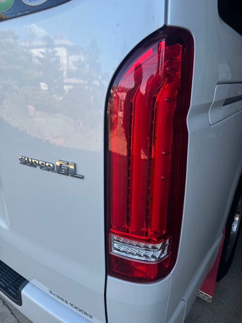 バレンティー　ハイエース　テールランプ タイプ2 LED ヴァレンティ（VALENTI） ジュエルLEDテールランプ REVO タイプ2 200系