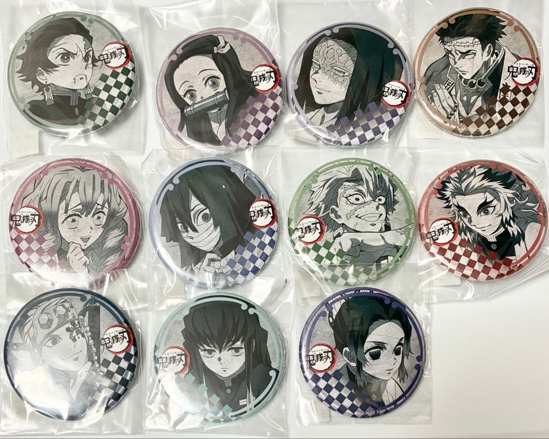 希少】鬼滅の刃 ダイニング お楽しみくじ 缶バッジ 第六期 柱 竈門兄妹