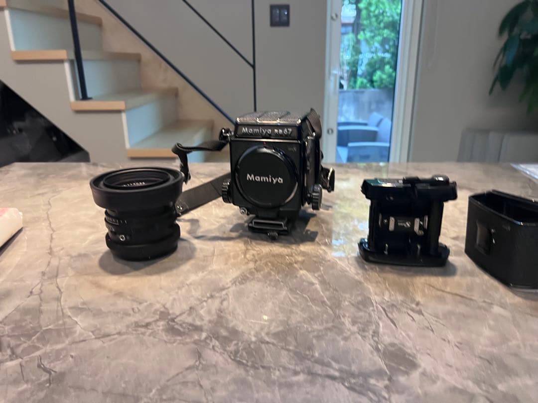Mamiya 67 pro S フィルムカメラとレンズ 中判フィルムカメラ「Mamiya RB67 Pro S」を購入しました。