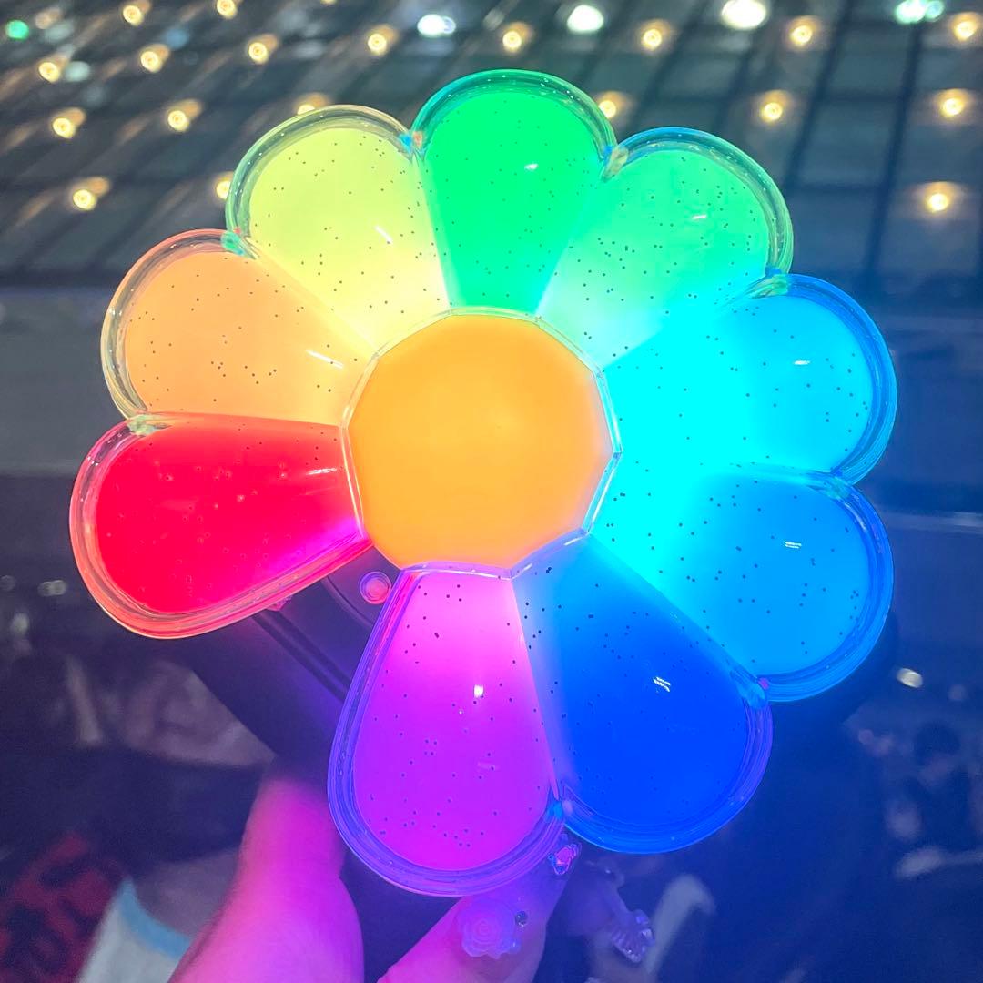 G-DRAGON ペンライト 花型 ポーチ トレカ ストラップ ジヨン - メルカリ