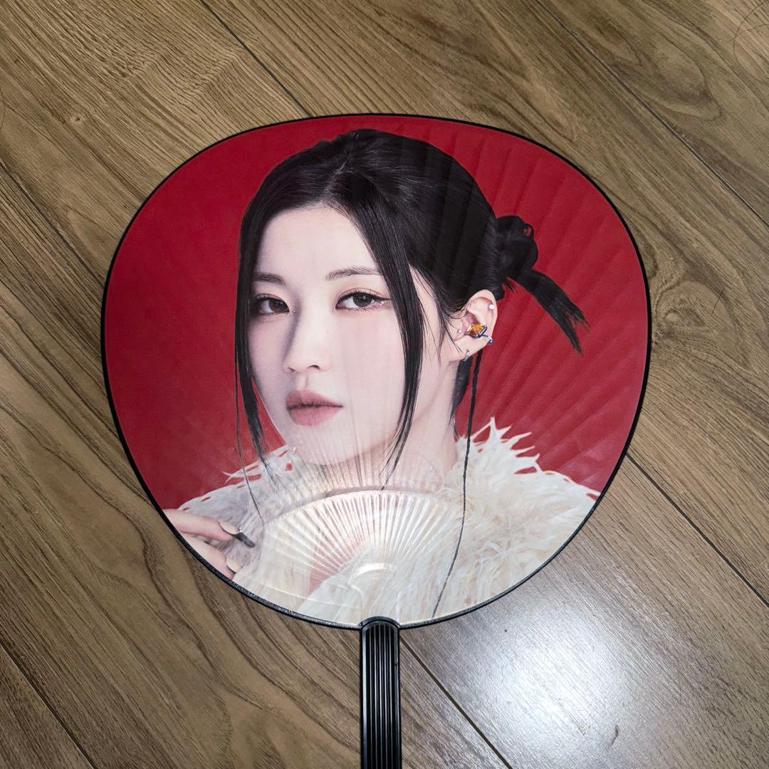 BABYMONSTER ベビモン ASA アサ ジャンボうちわ - メルカリ