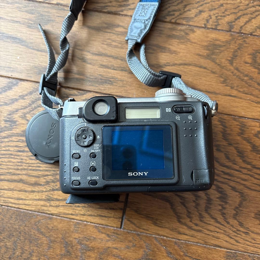 Sony Cyber-shot 3.3MP コンパクトデジタルカメラ