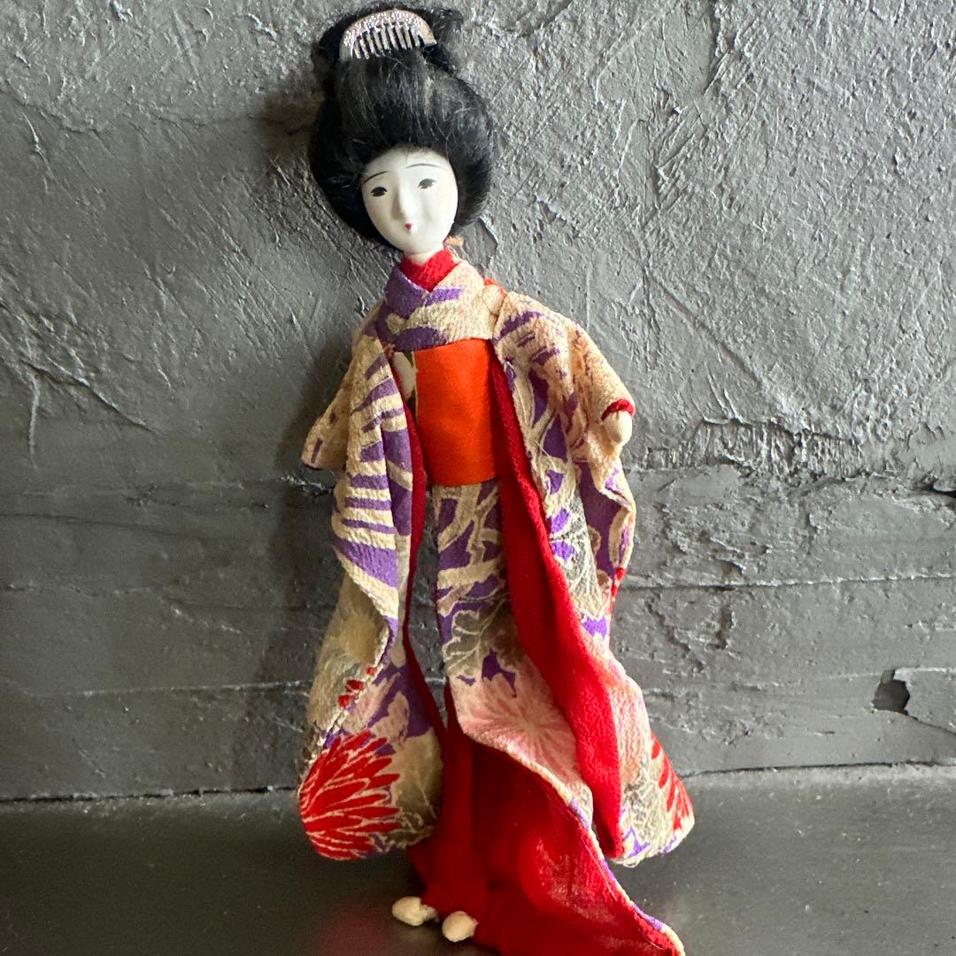 呪物 蔵出し 曰く付き 怖いので手放したい！着物を着たお人形 - メルカリ