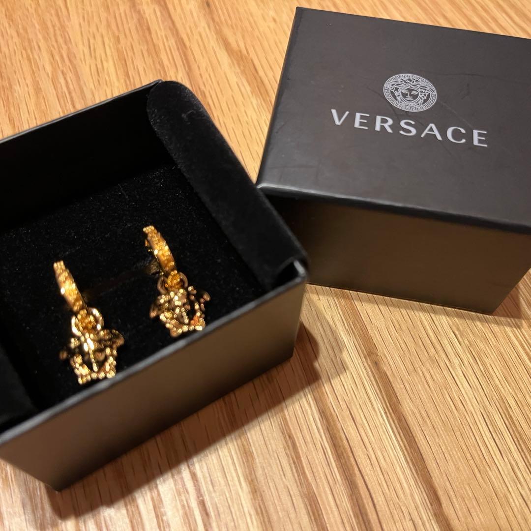 VERSACE ラ メドゥーサ グレカ フープ イヤリング ピアス ヒョンジン