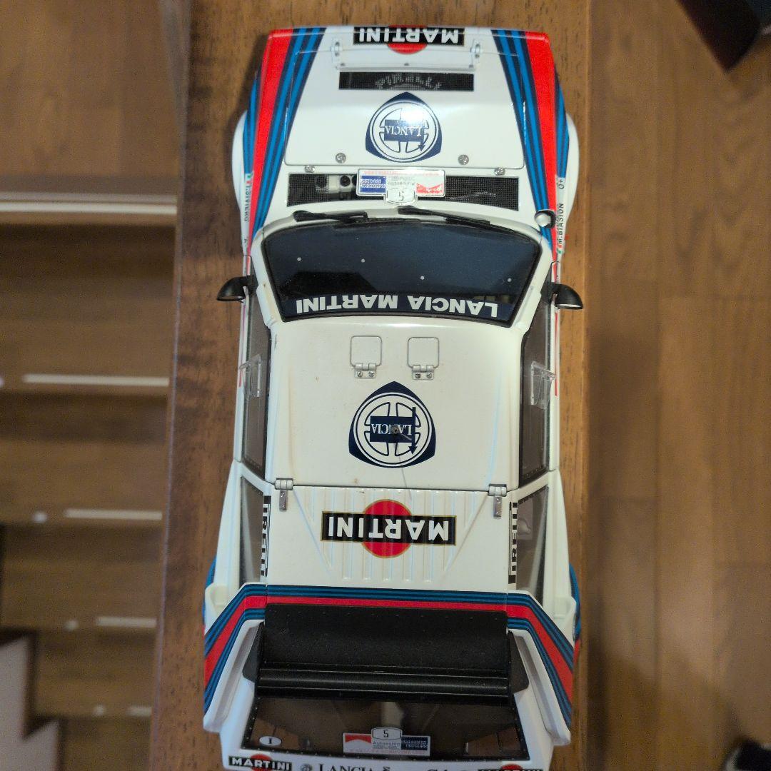 オートアート1/18 LANCIA DELTA S4 MARTINI 1986 - メルカリ