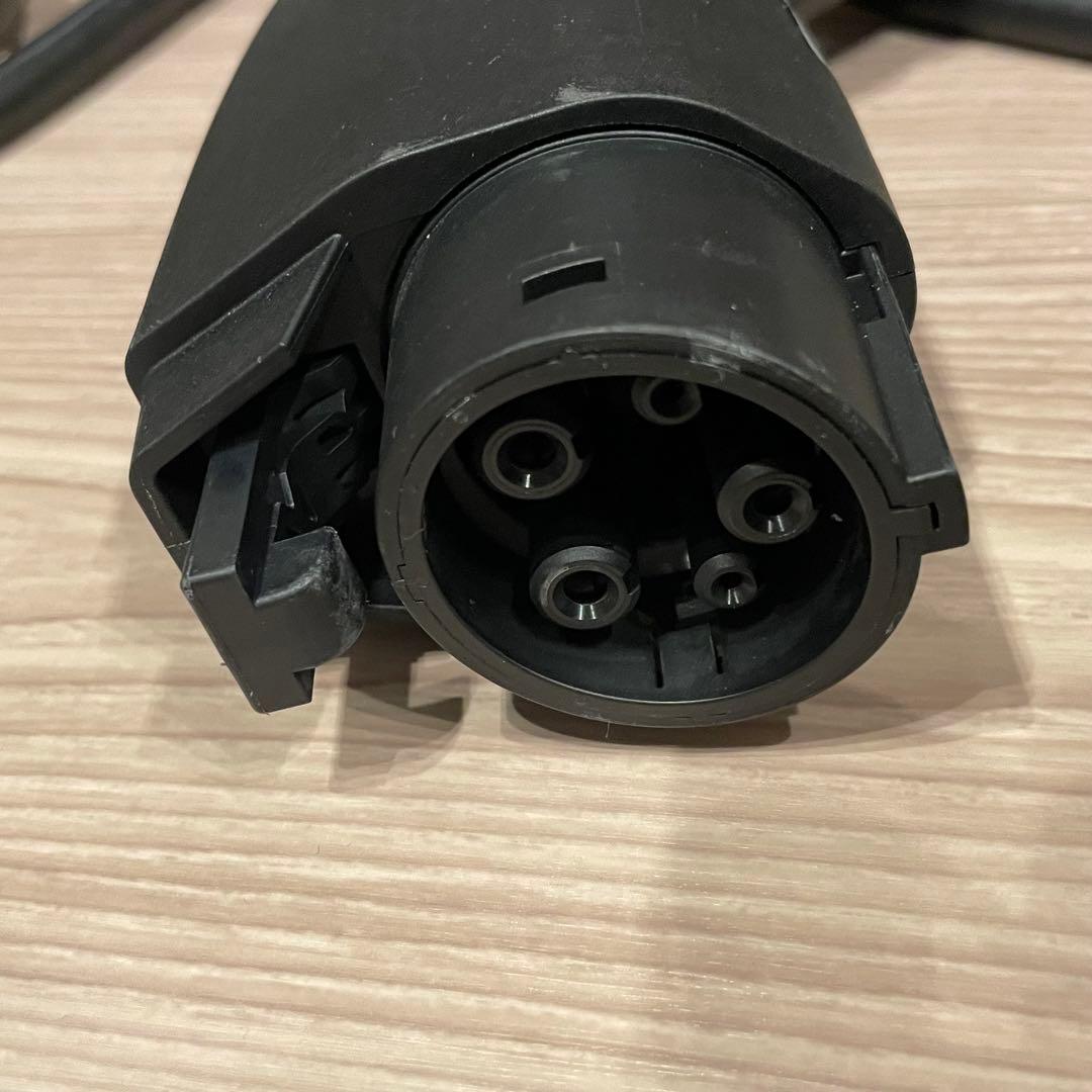 【純正】Audi Universal Charger EV充電器　3.6kW