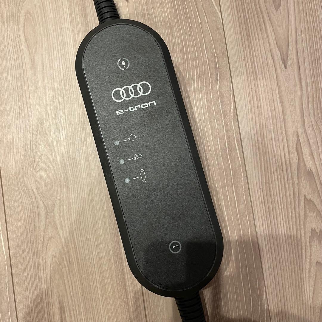【純正】Audi Universal Charger EV充電器　3.6kW