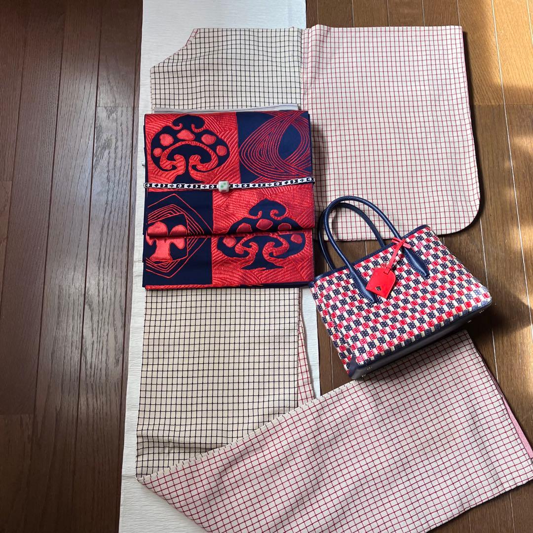 遊びましょ！紺地に赤の変わりスペード柄織り出し トランプみたいな正絹六