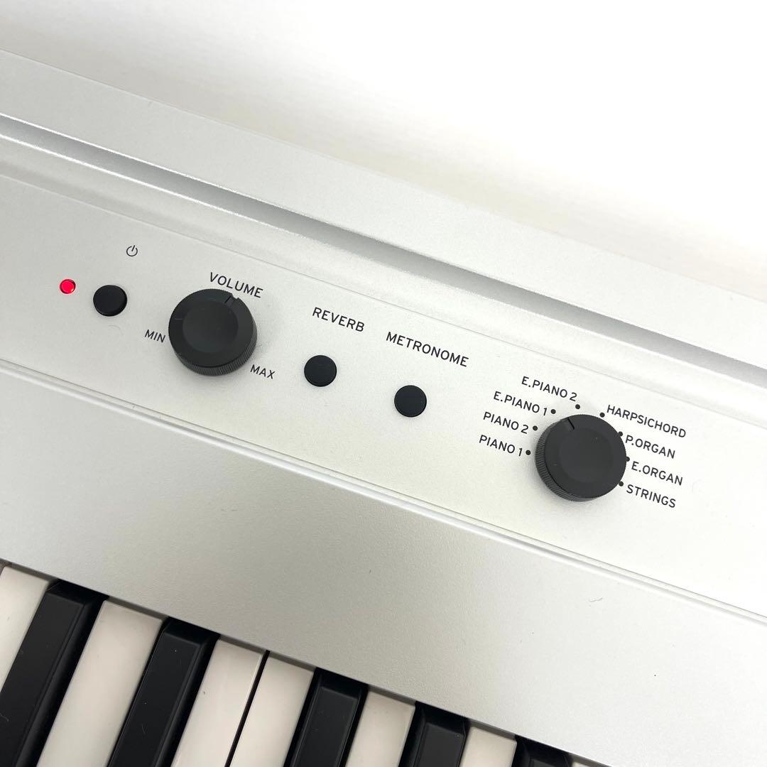美品】電子ピアノKORG Liano L1 88鍵 白 - メルカリ