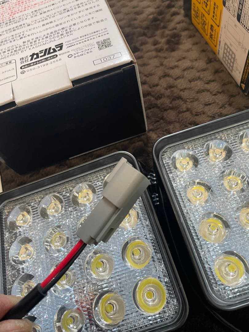 新品未使用 コマツ用カプラー付き カシムラ 作業灯 白色LED 48W 2個