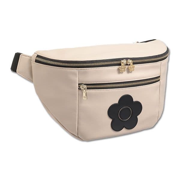 完売色 マリークワント フロントポケットデイジーパッチ ボディバッグ ベージュ MARY QUANT（マリークワント）の「フロントポケットデイジーパッチ