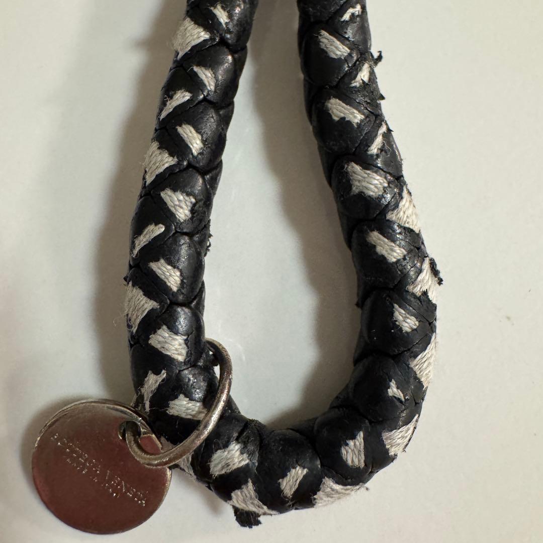 BOTTEGA VENETA 編み込みレザーキーホルダー - メルカリ