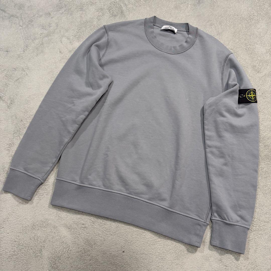 ストーンアイランド　スウェットトレーナー　グレー　L 811563051 STONE ISLAND（ストーン アイランド） 24AWモデル バッジワッペン付き