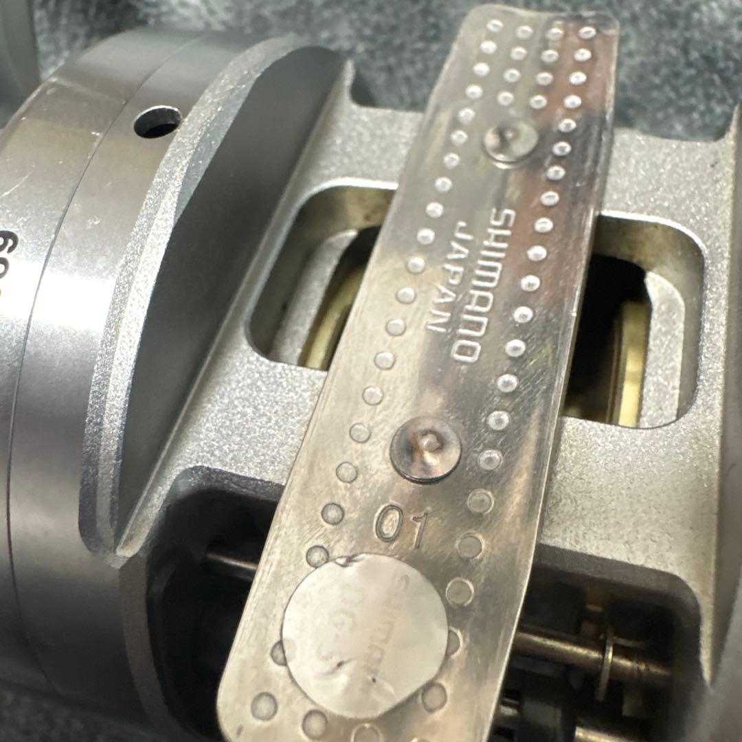 シマノ 05カルカッタ 200（01）バス 雷魚 シーバス ロックフィッシュ