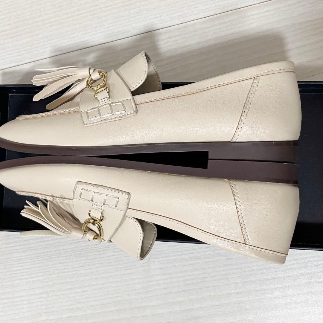 美品 ZARA ザラ タッセル付ローファー23㎝ オフホワイト系 - メルカリ