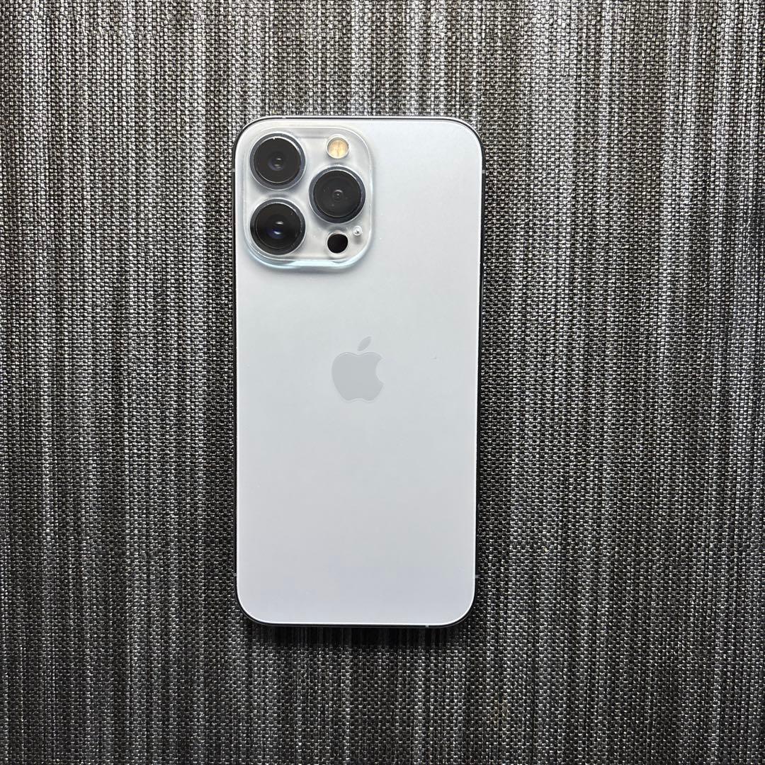 Apple iPhone 13 Pro ホワイト - メルカリ