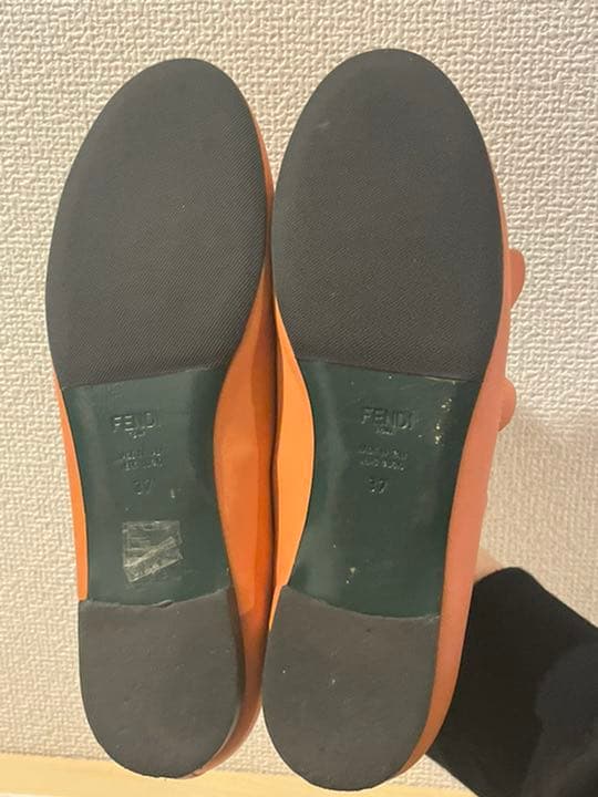最終値下げFENDI フェンディ フリル レザー フラットシューズ - メルカリ