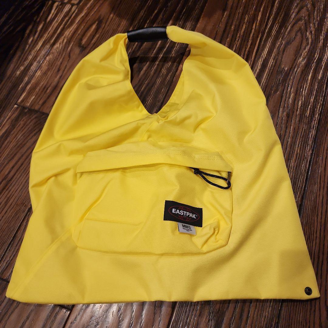 バッグ peerlessEASTPAK MM6 Maison Margiela A Backpack That Asks: What Is a Backpack? - The New York Times