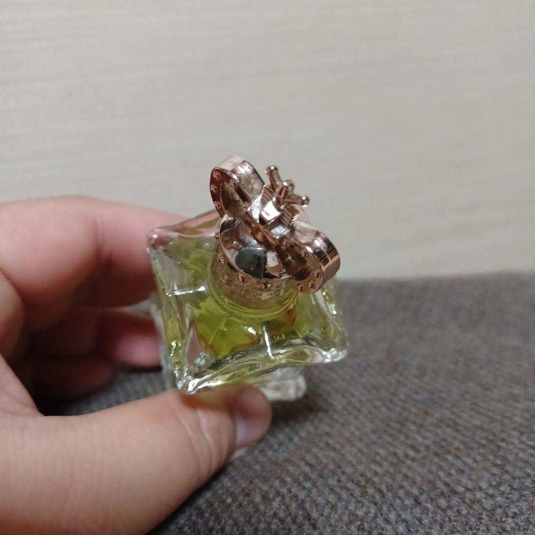 すずらん香水 時計台デザインボトル - メルカリ