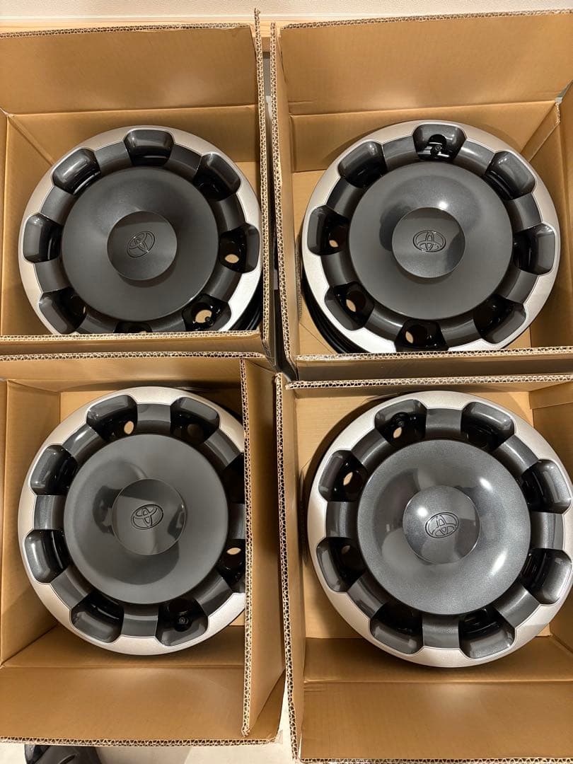 現行シエンタ　純正ホイール　ホイールキャップセット 新車外し 新型 シエンタ グレード Z 純正ホイール ホイールキャップ