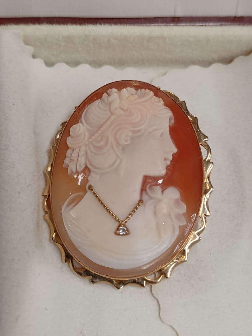 Roberta by APA 1848 カメオブローチ - メルカリ