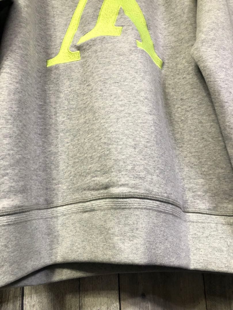 希少 ルイヴィトン 本物 アップサイドダウン ロゴ クルーネック