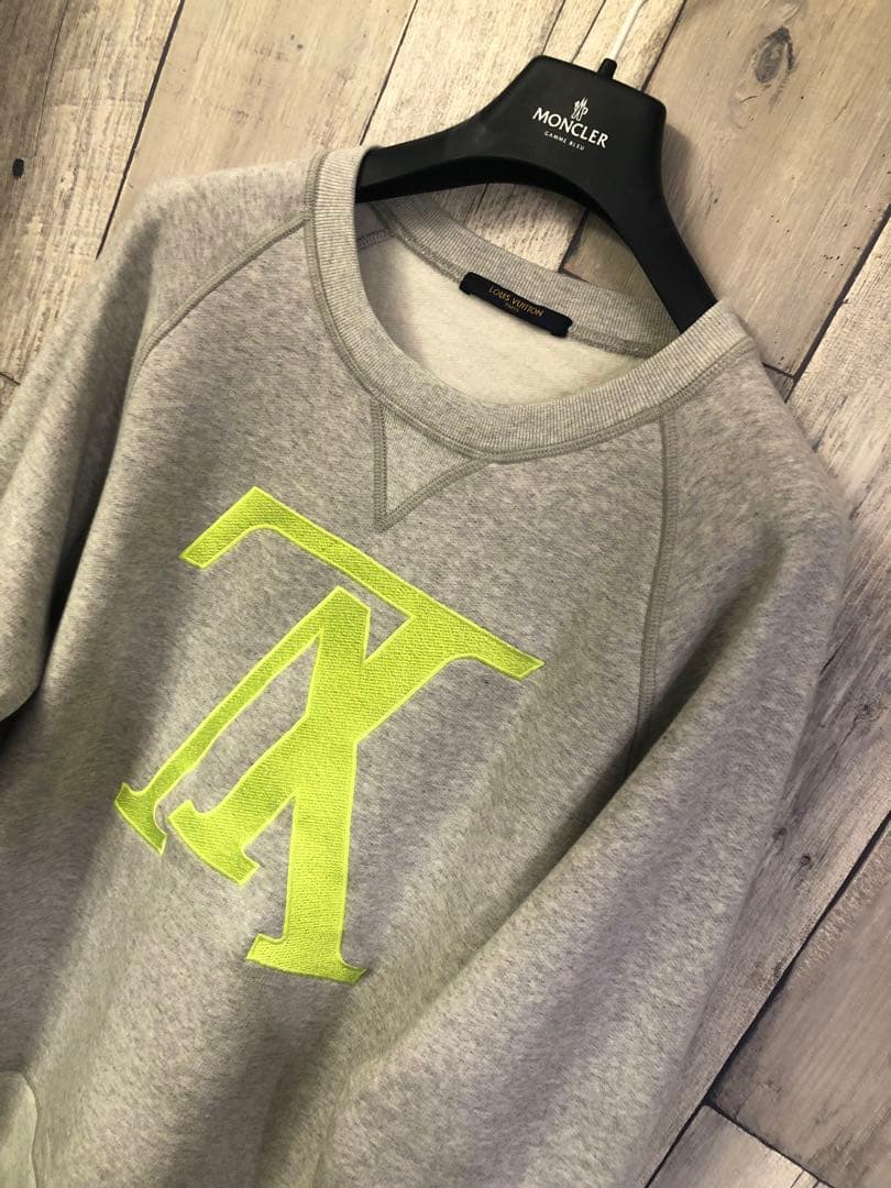 希少 ルイヴィトン 本物 アップサイドダウン ロゴ クルーネック