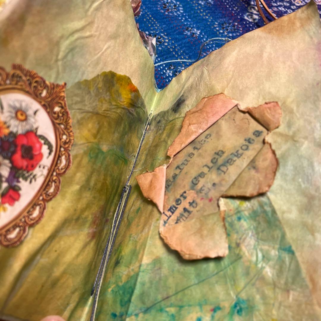 庭の本棚 「襤褸の本9〜異世界の街〜」 ジャンクジャーナル - メルカリ