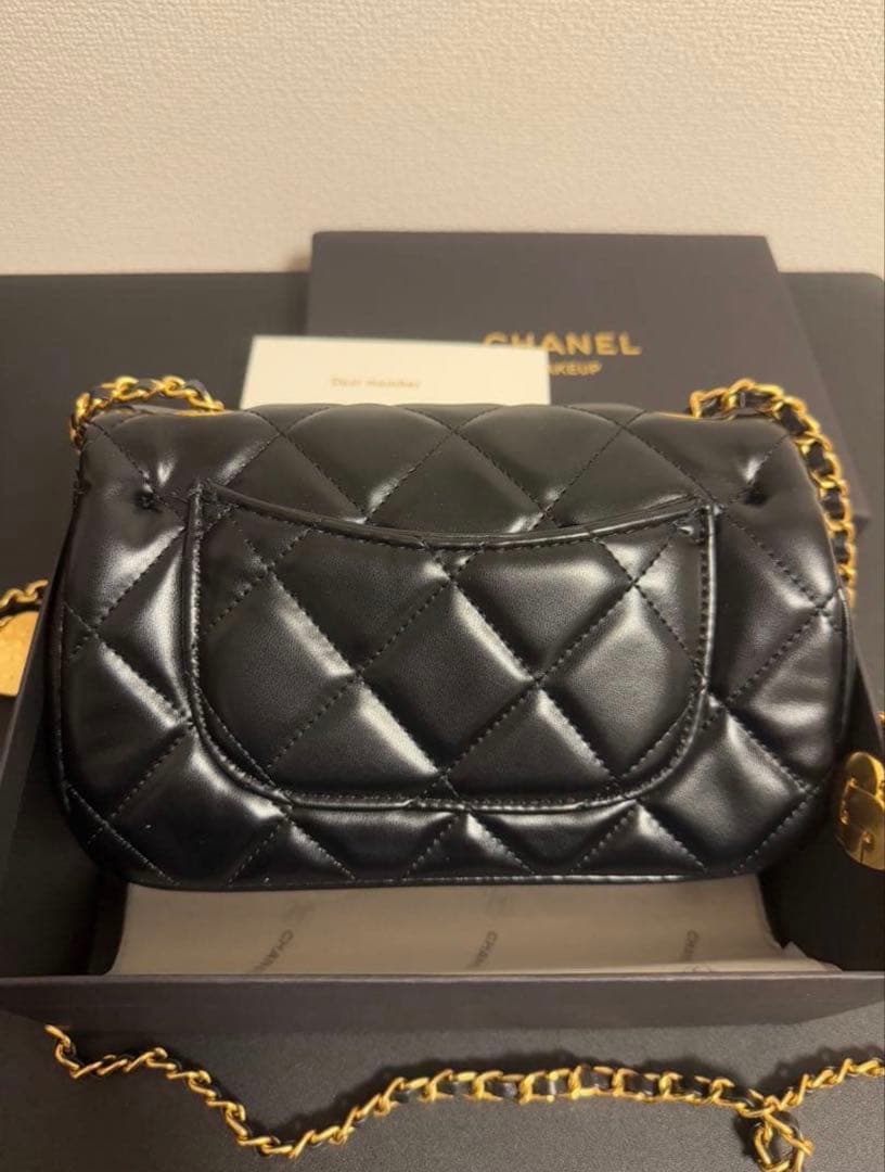 シャネル ノベルティ ショルダーバッグ エナメル VIP