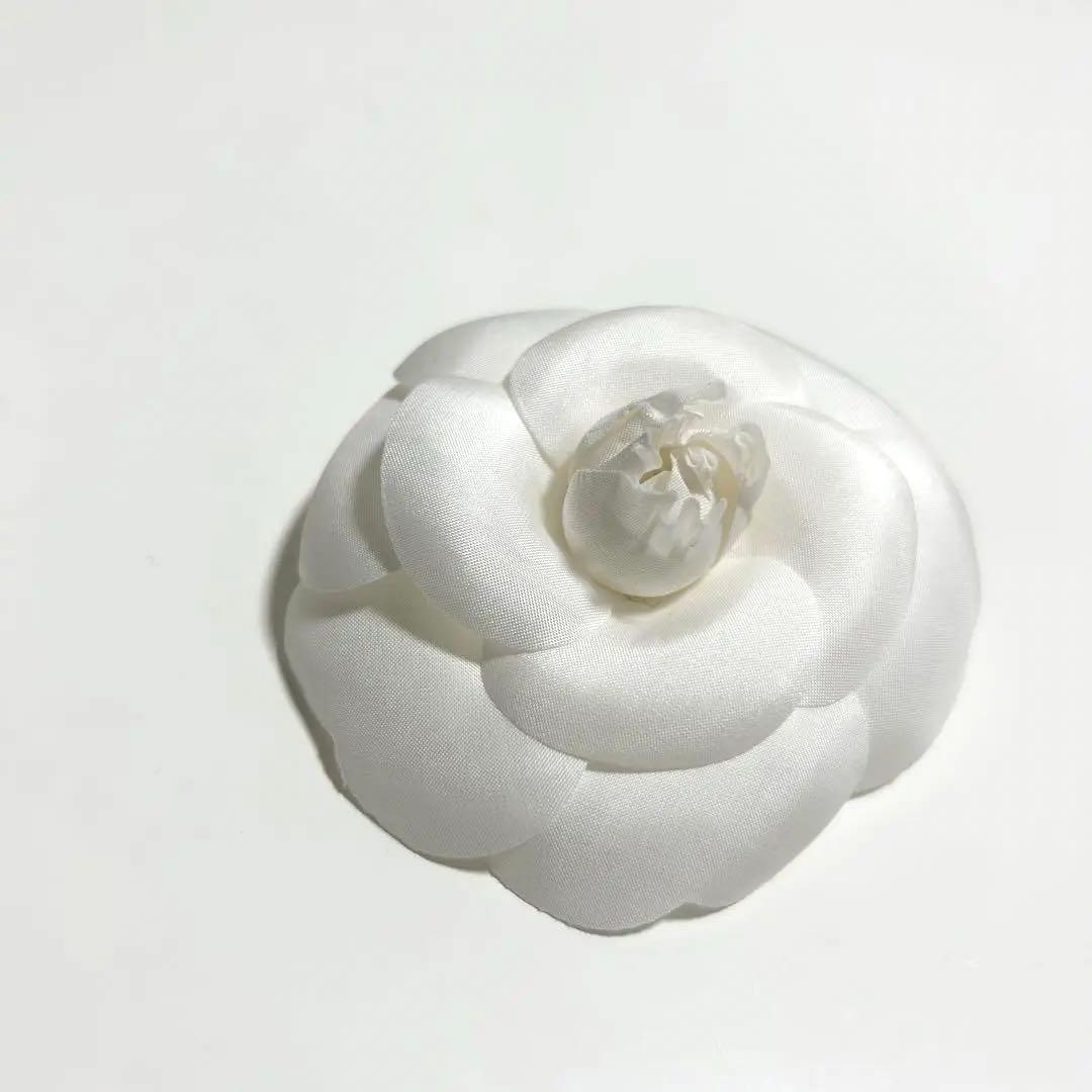 シャネル カメリア コサージュ セレモニー 入学式 白 - メルカリ