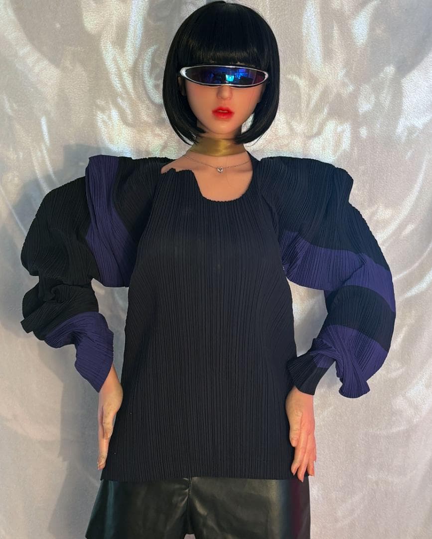 [超希少] ISSEY MIYAKE 平面 二次元 変形 ボーダー入りプリーツ 新ビジュアル公開「STRETCH PLEATS」 – isseymiyake.com