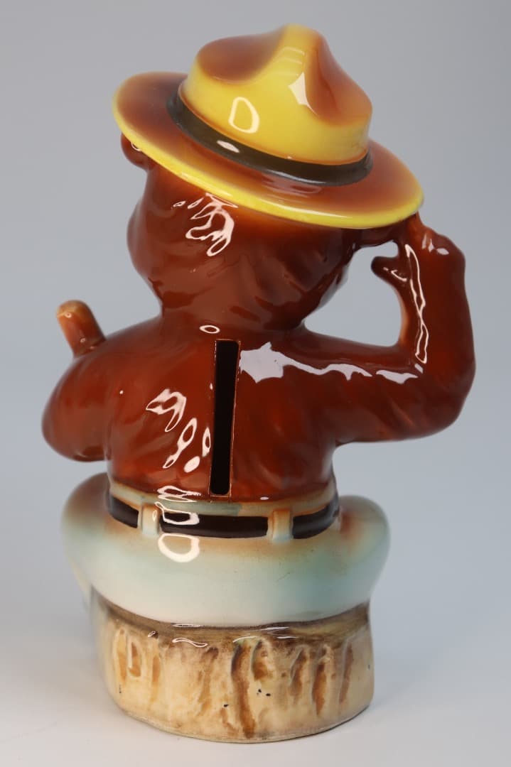 ビンテージ品 スモーキー・ザ・ベア 貯金箱 陶器製 約15cm - メルカリ