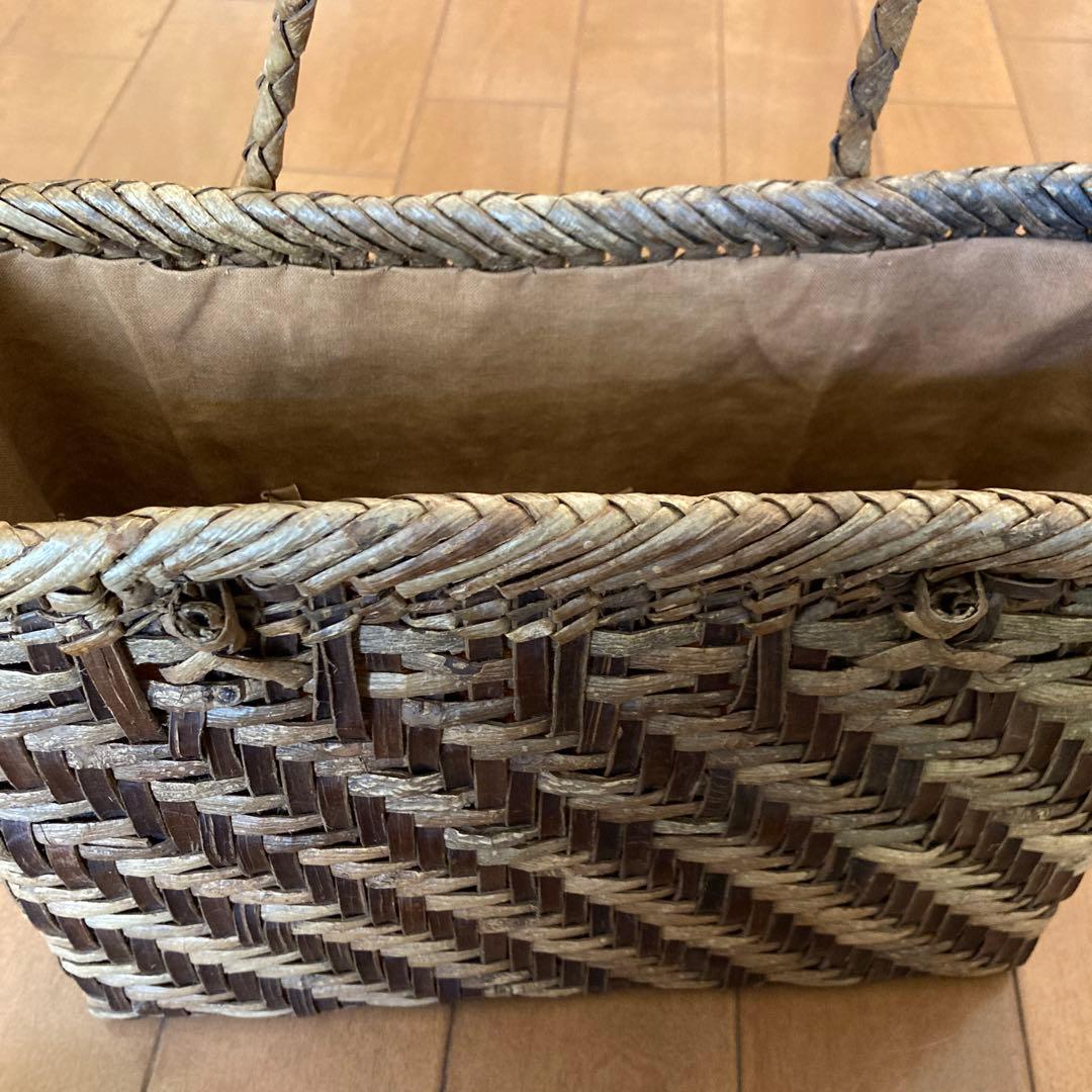 胡桃（くるみ）かご／弘前のみかみ工芸店で購入の中古品（難あり