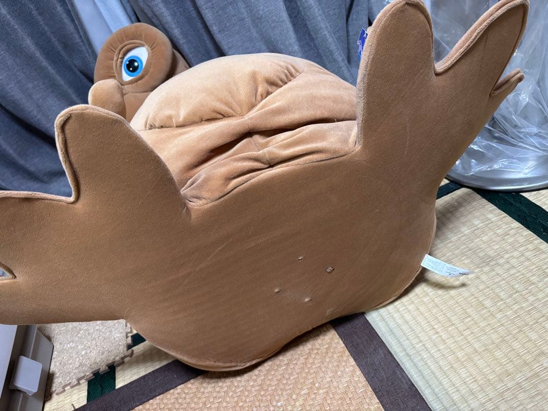 E.T】等身大 特大ぬいぐるみ トイザらス - メルカリ