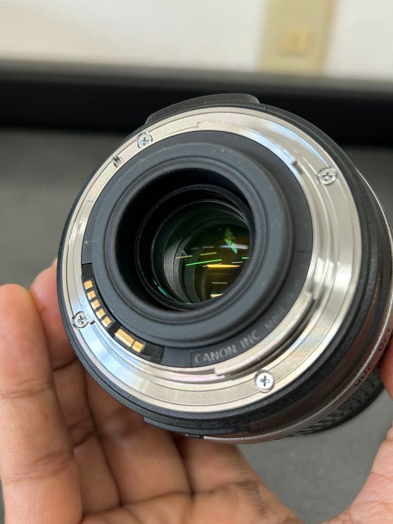 Canon キャノン　EF-S 18-200mmF3.5-5.6 IS