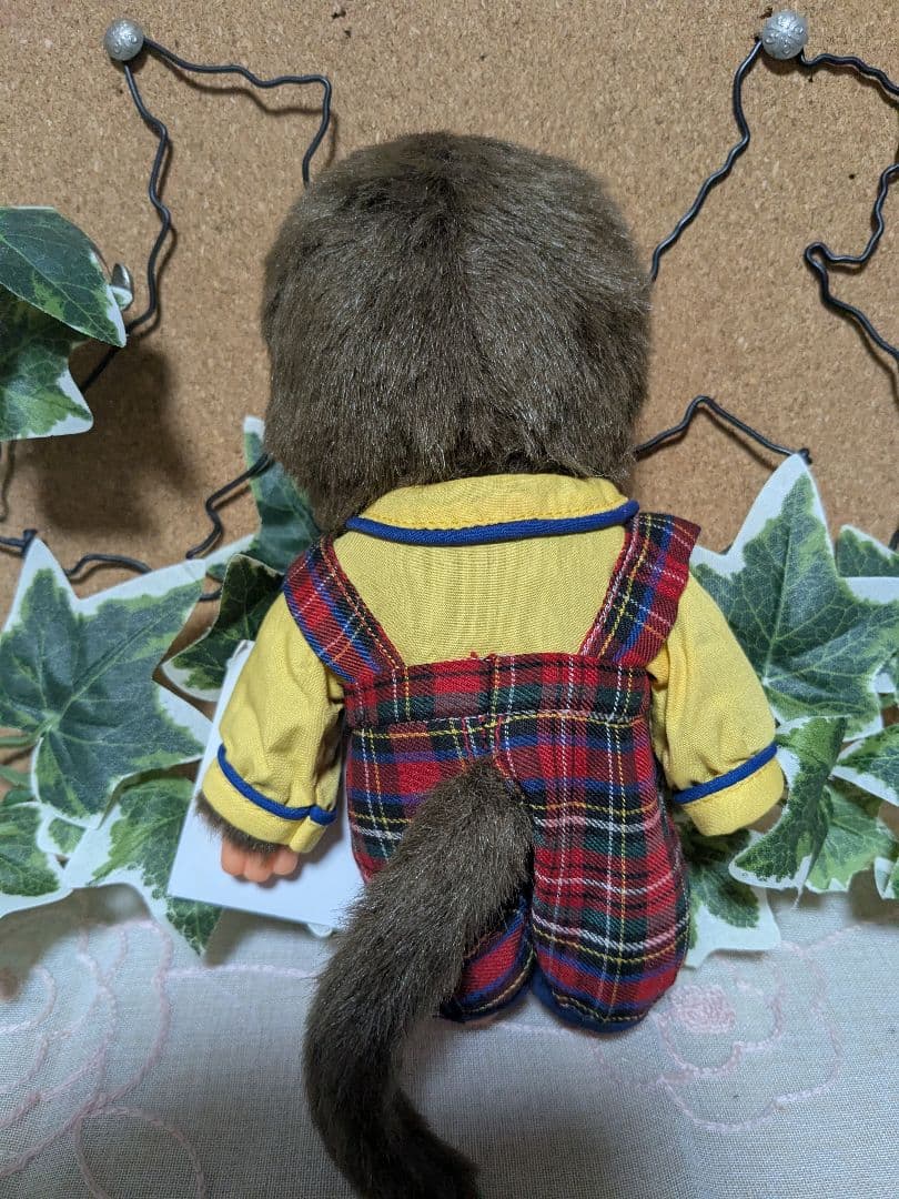 モンチッチ S オーバーオール 男の子 オレンジスポーツウェアの男の子