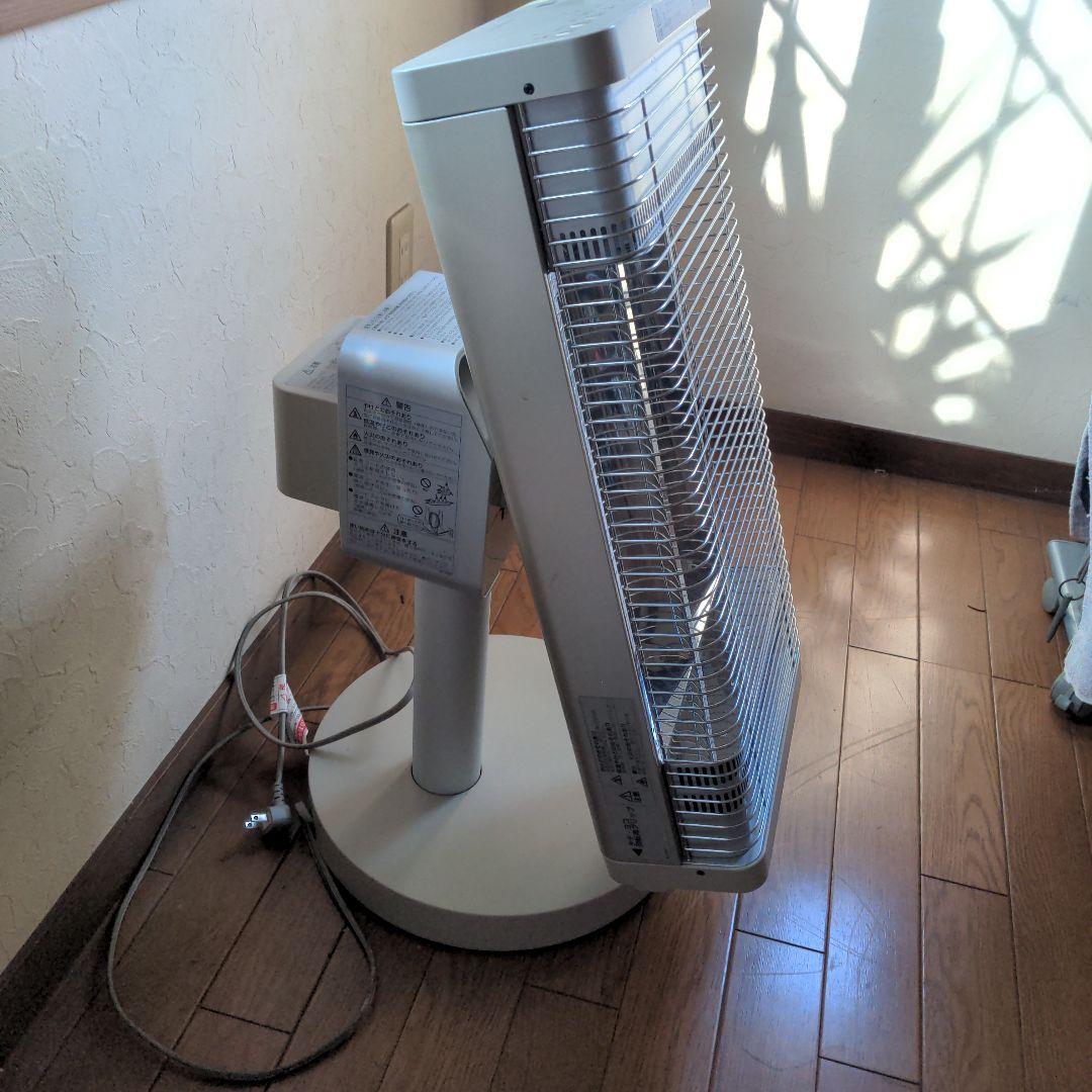 タワー型遠赤外線暖房機 セラムヒ−ト ジャパンゴ−ルド - メルカリ
