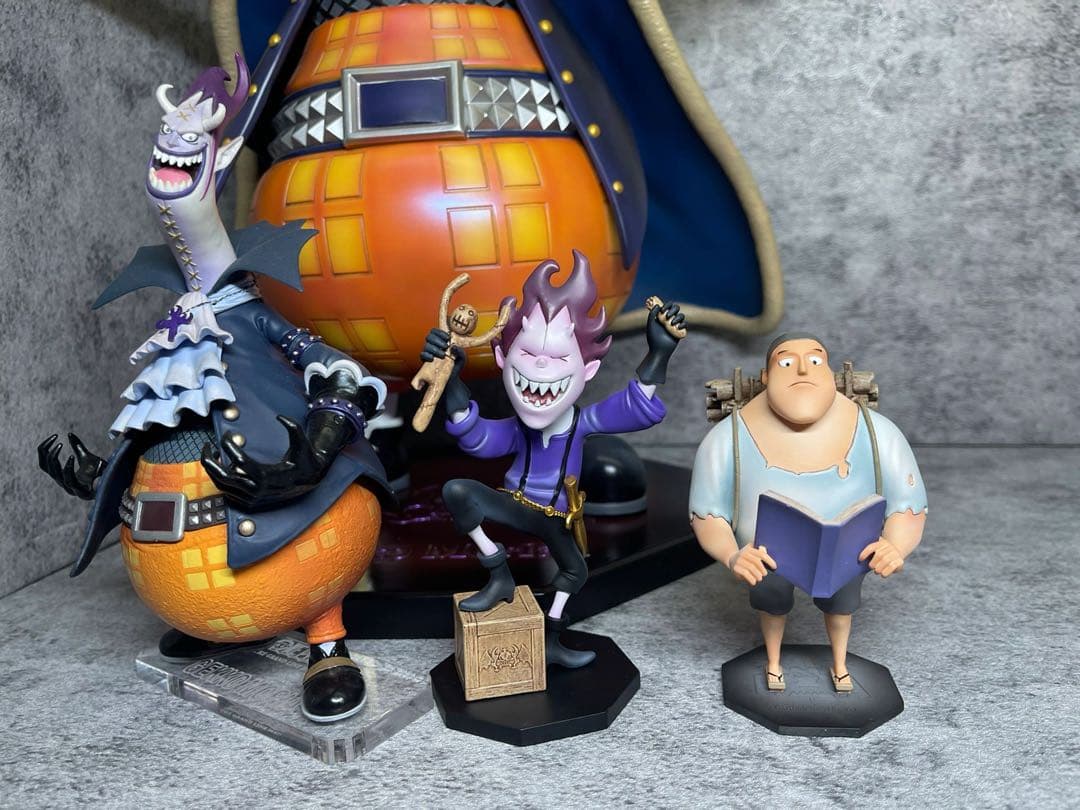 ONE PIECEワンピース ゲッコー・モリア フィギュア ガレージキット