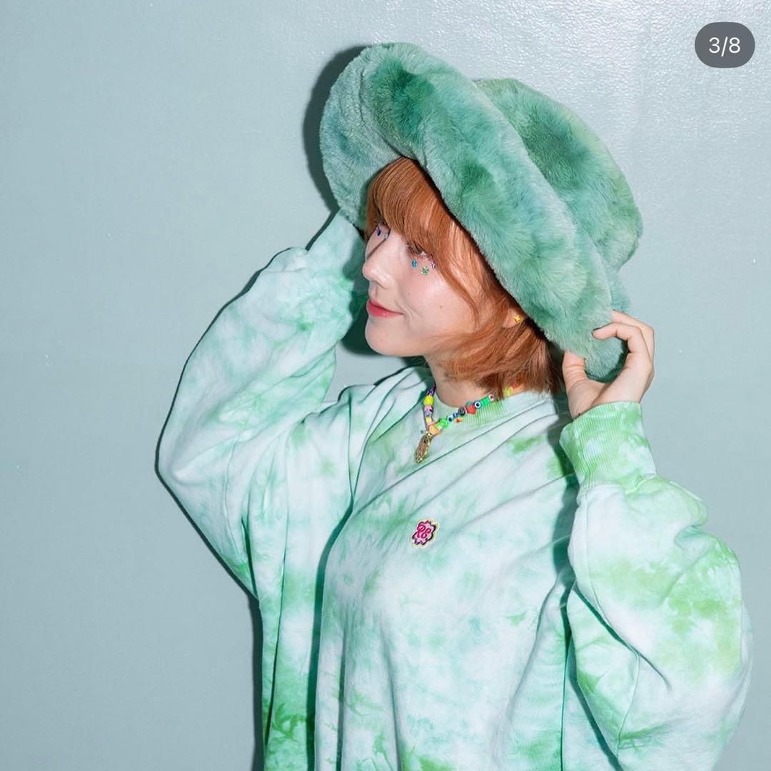 RE. 仲里依紗 アールイードット タイダイドルマンスリーブスウェット