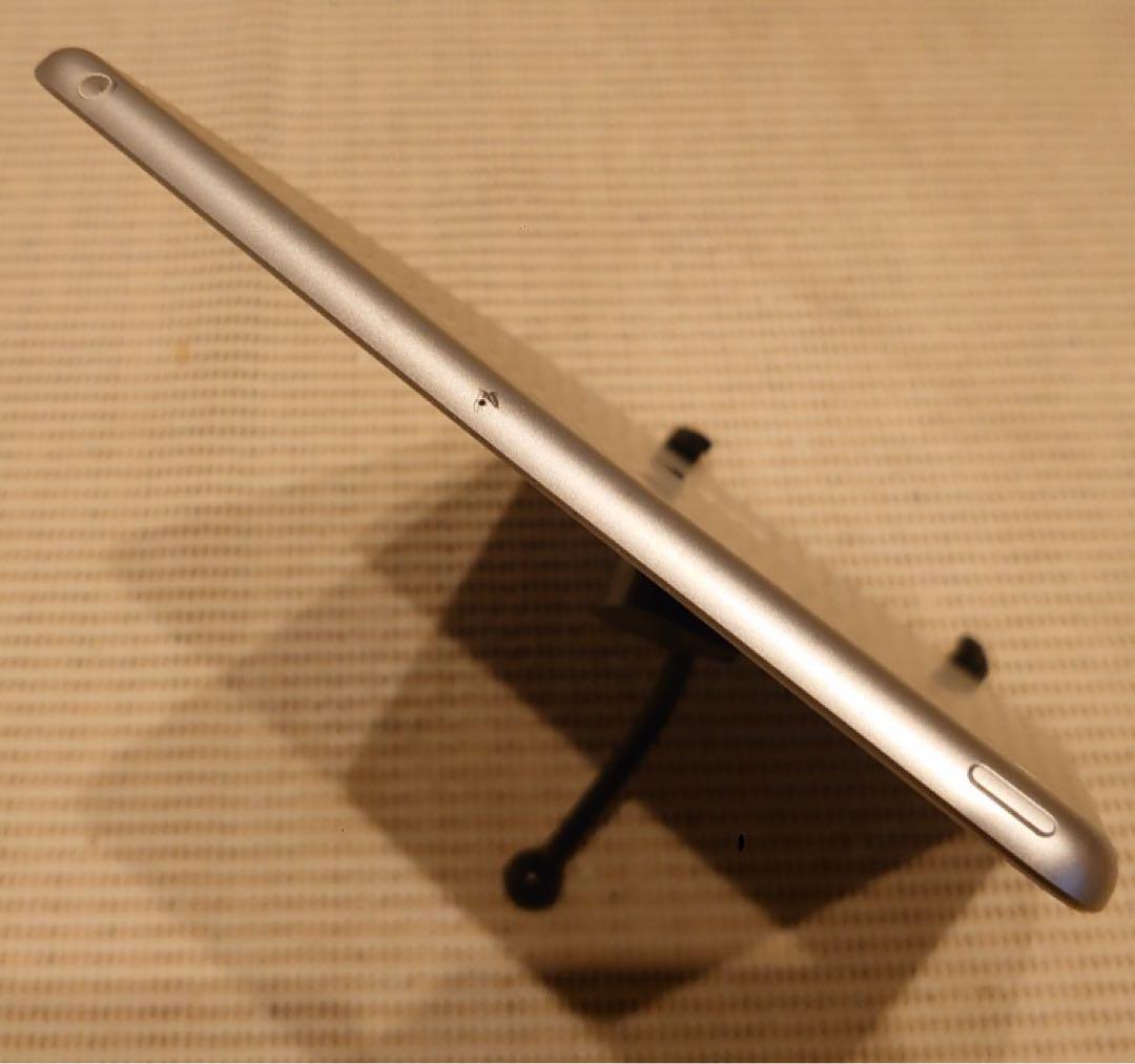 完動品iPad第7世代(A2197)本体32GBシルバー送料込6MF3N - メルカリ