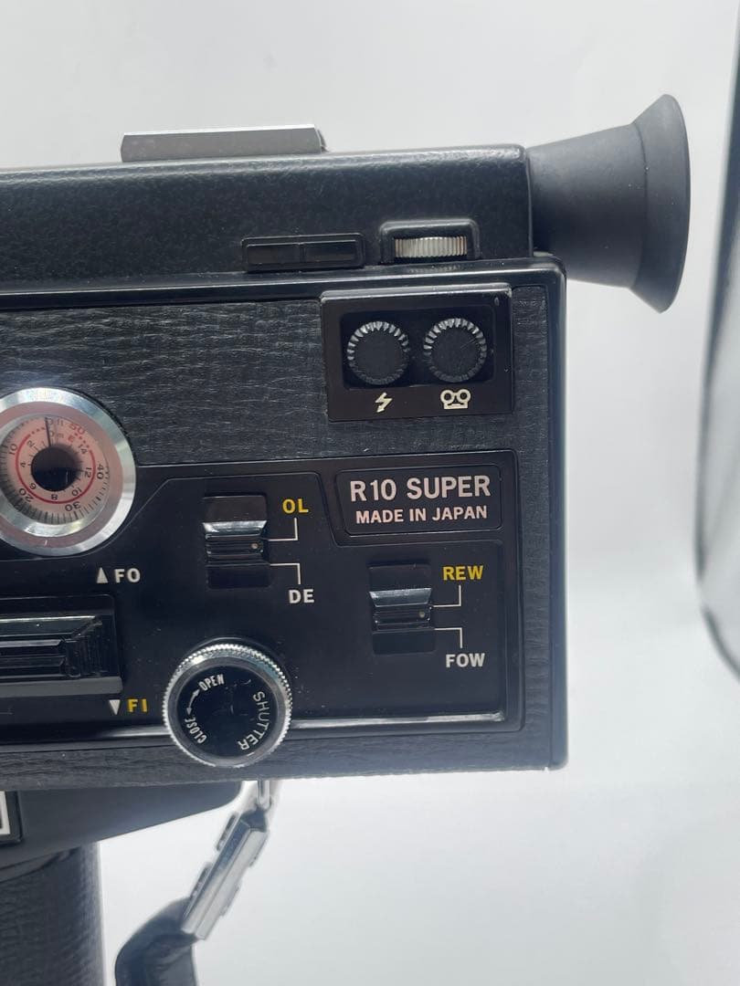 B Nikon R10 Super ビデオカメラ本体 ケースとフィルム付 - メルカリ