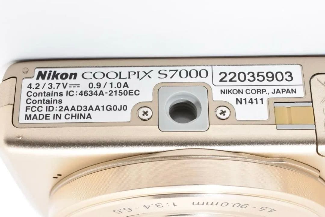 《 美品 》　ニコン　Nikon COOLPIX S7000 ゴールド　動作OK