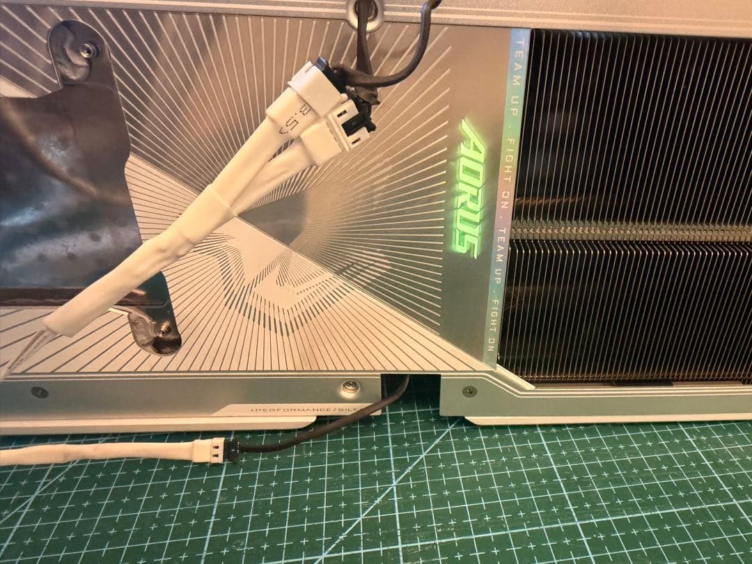 RTX5090 Gigabyte MASTER ホワイト インテリア - メルカリ