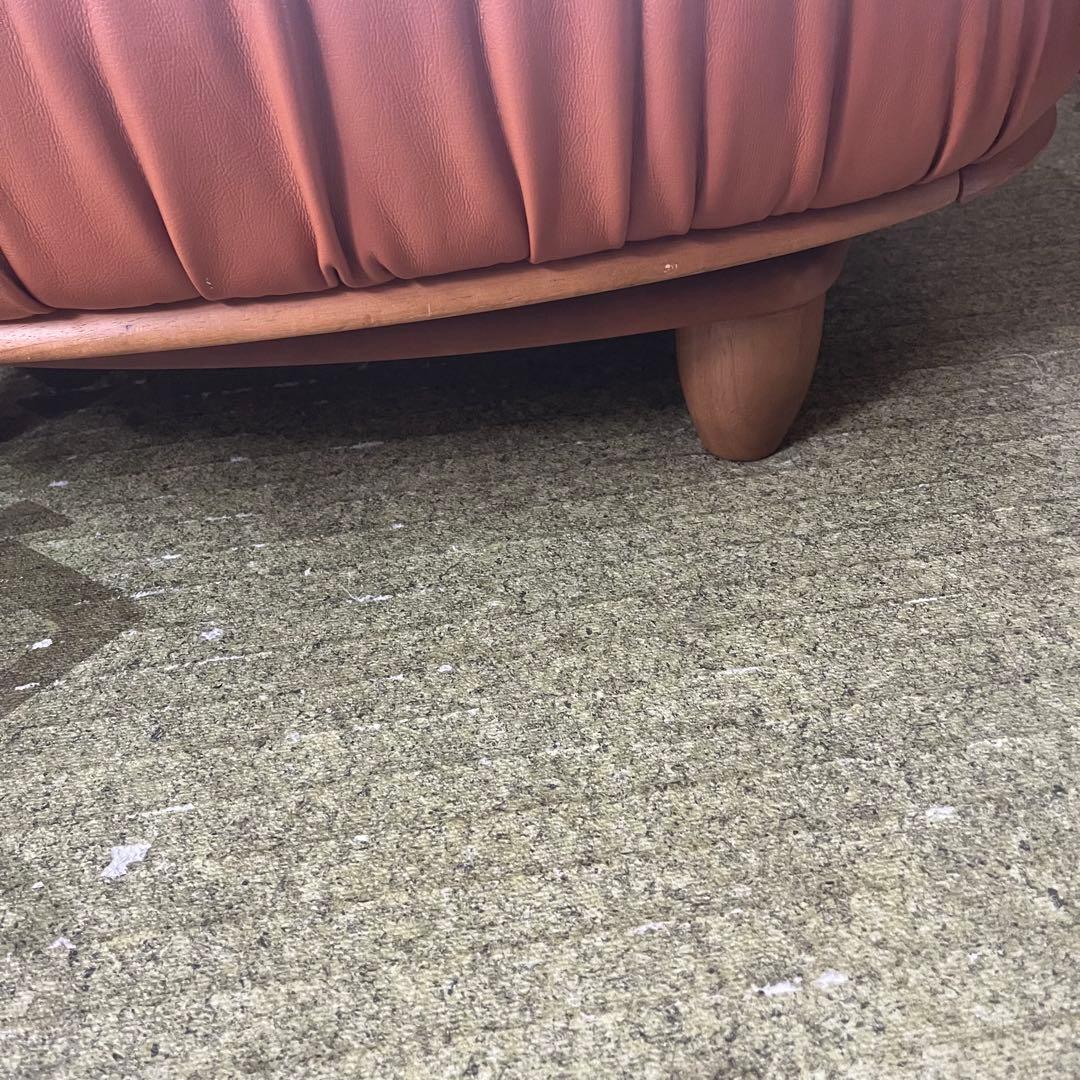 カリモク 回転式アームチェア ソファ 1人掛け ラック付き たのめる便