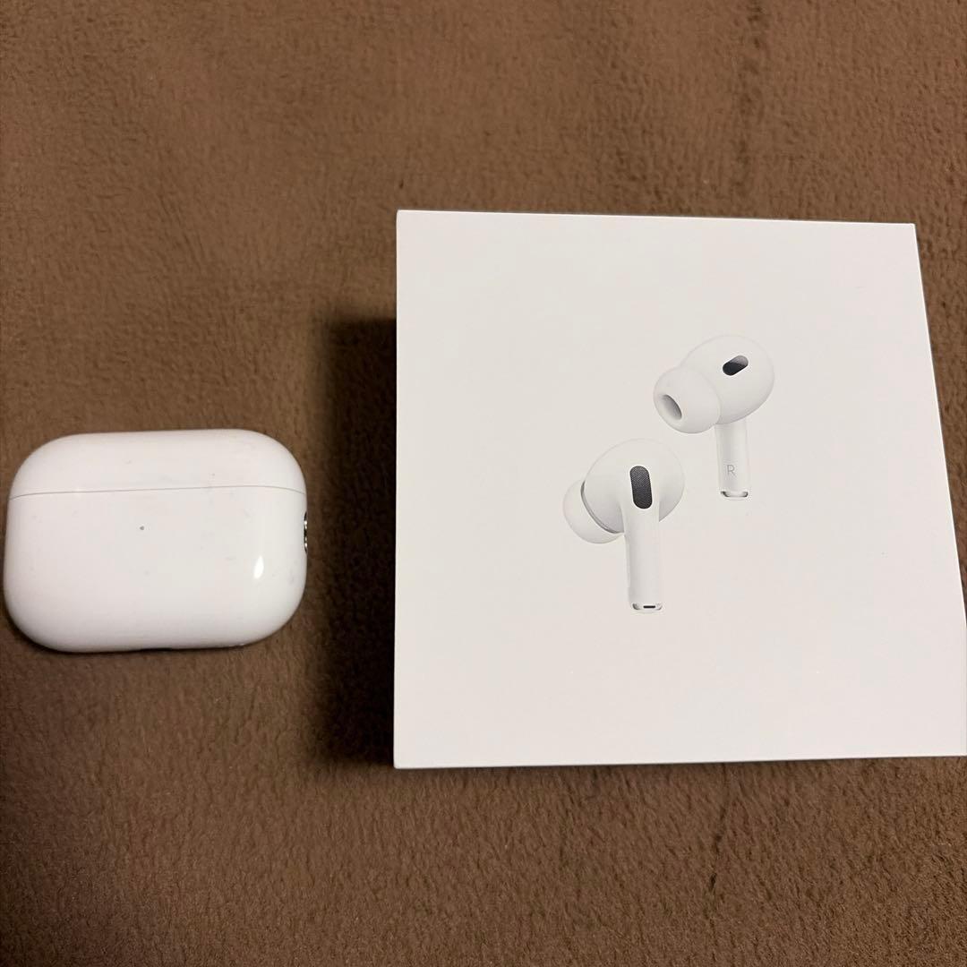 AirPods Pro 2世代　本体 充電ケース付き ホワイト Amazon.co.jp: Apple AirPods Pro（第2世代） ​​​​​​​ ホワイト : 家電
