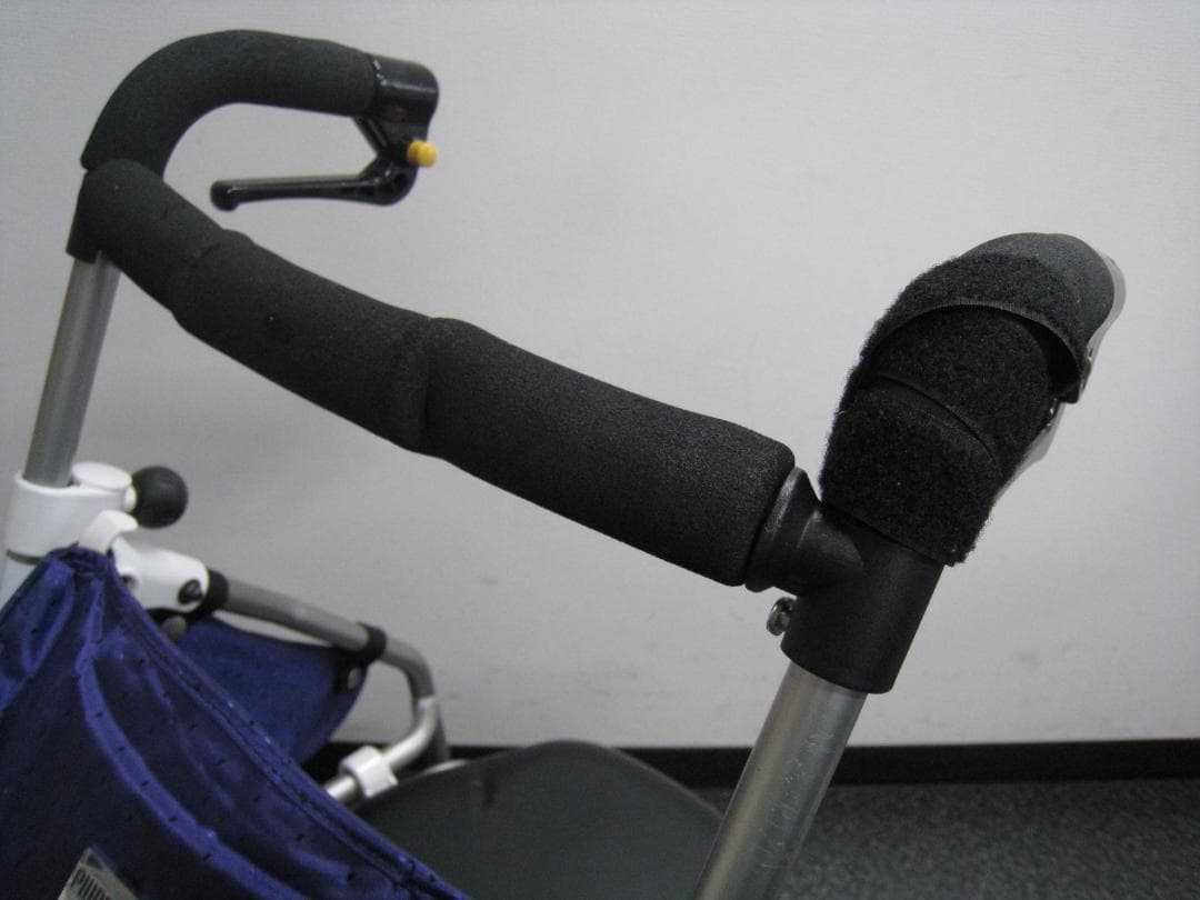 ウィズワン(象印ベビー】シルバーカー ピウプレスト マム ポイント