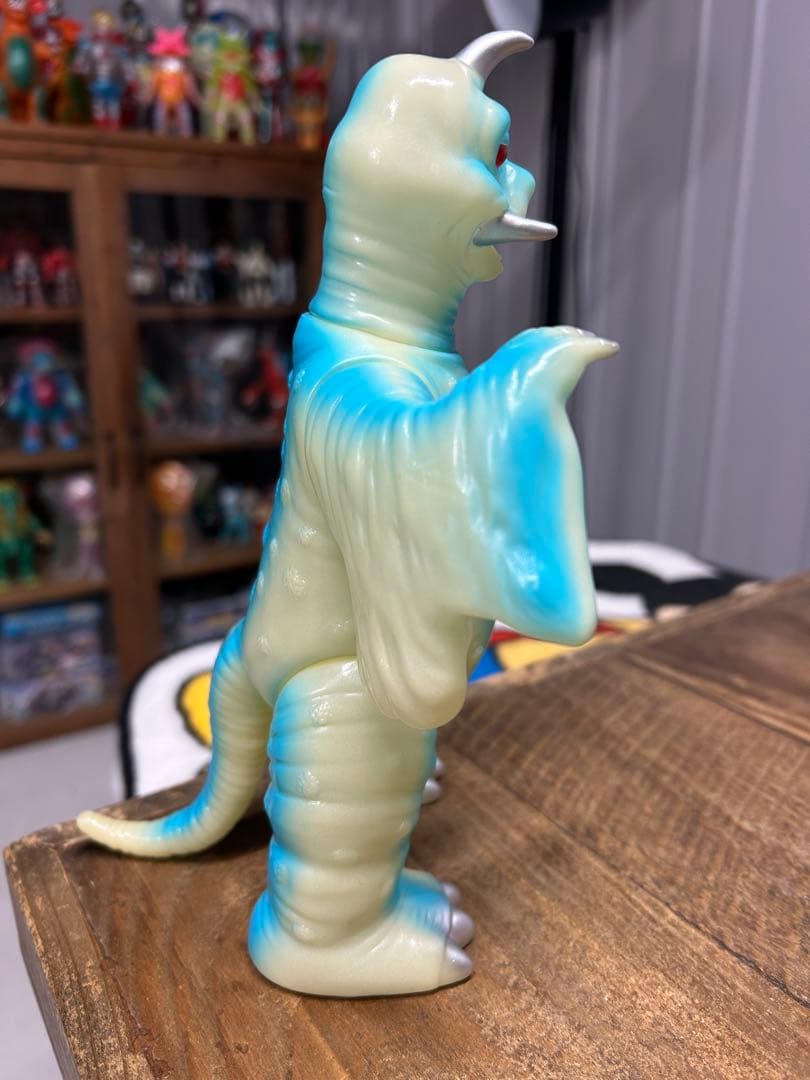 激レア】ブルマァク ペギラ フィギュア ソフビ ウルトラQ 蓄光 - メルカリ